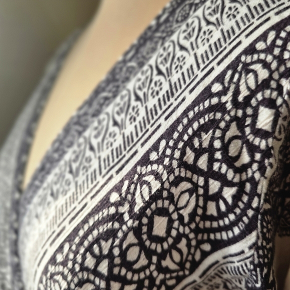Angie Black & White Paisley Print Mini Kaftan Dress - Size S - Picture 8 of 8